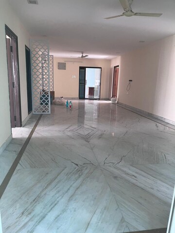 Room in 3 BHK Apartment at Manikonda – for Rent
