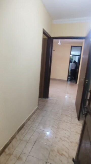 Room in 3 BHK Apartment at Veera Safdarjung Enclave, Safdarjung Enclave – for Rent