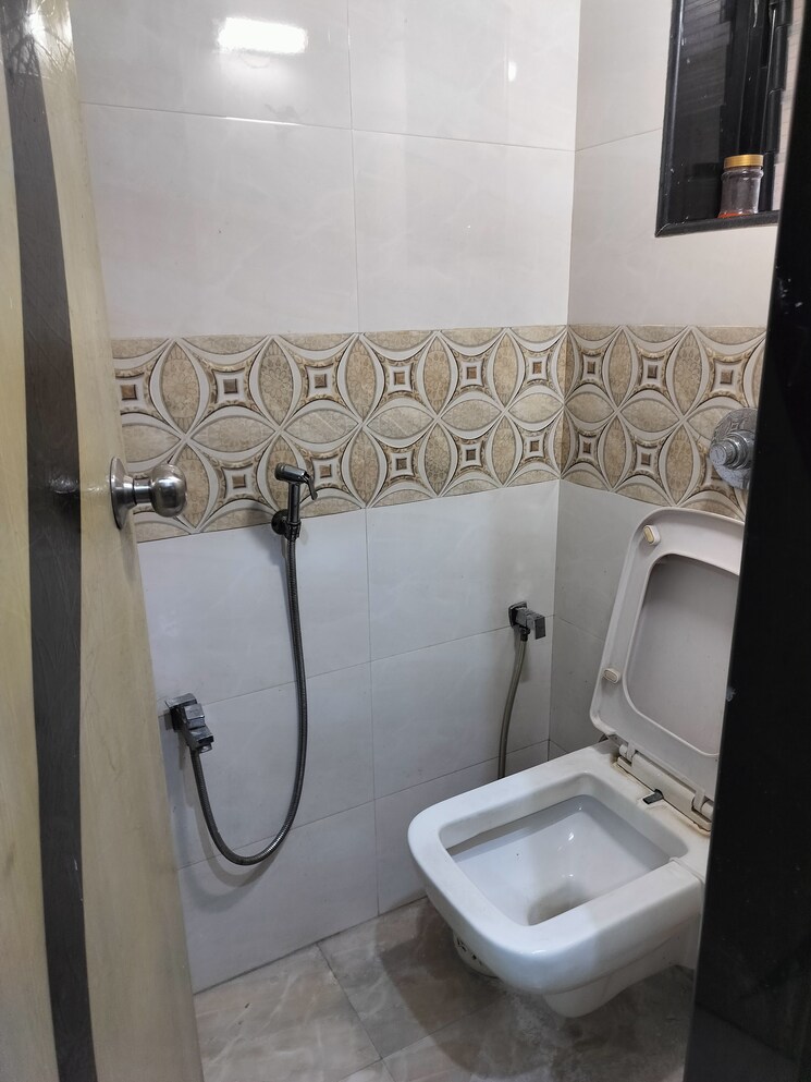 Bathroom, shivam-chs-belapur 1 Bedroom 610 Sq.Ft. Apartment In Cbd Belapur Sector 29 Navi Mumbai 8708339