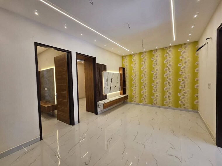 Room, pir machalla 3 Bedroom 1300 Sq.Ft. Builder Floor In Pir Machalla Zirakpur 8708362