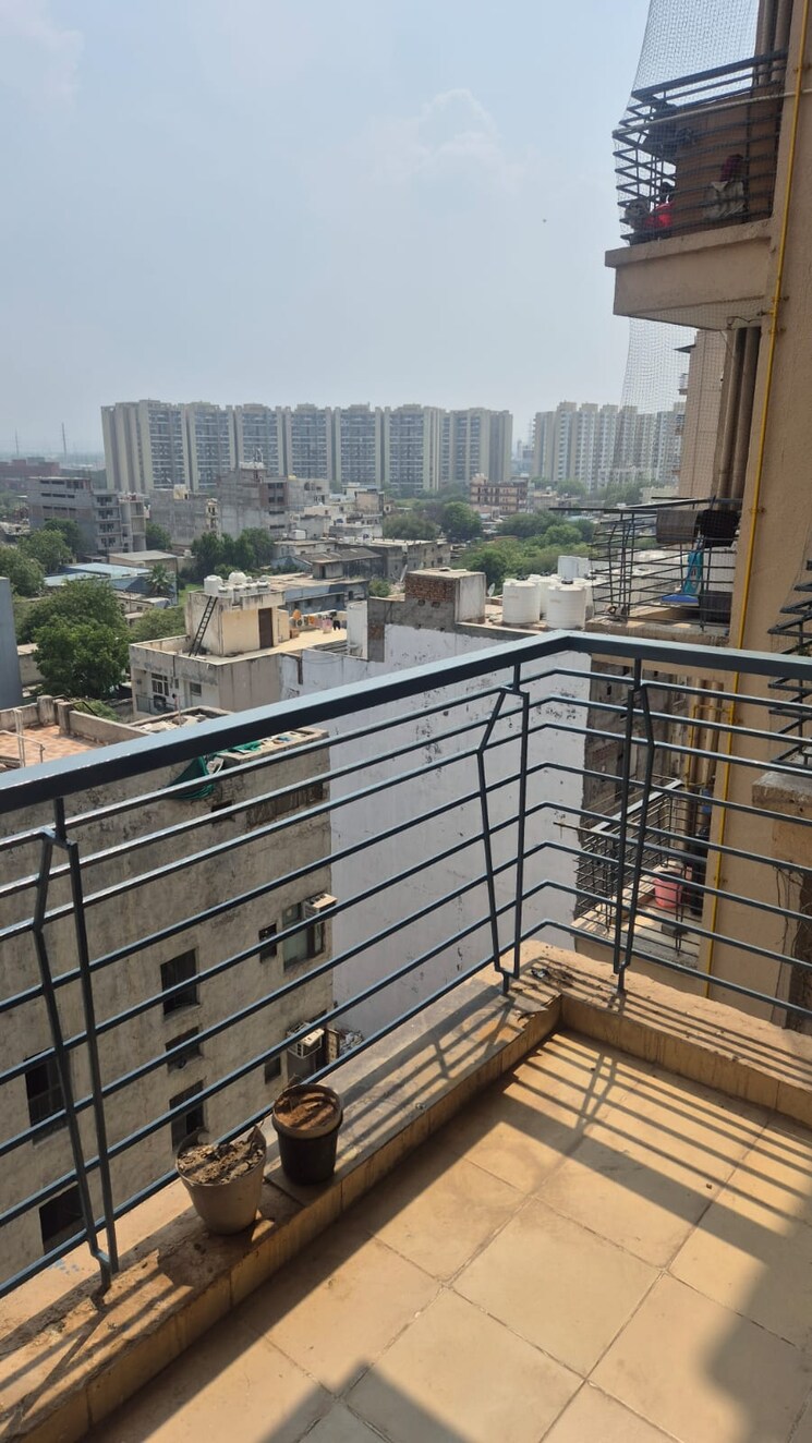 Balcony, sector 69 3 Bedroom 1900 Sq.Ft. Apartment In Sector 69 Gurgaon 8708355