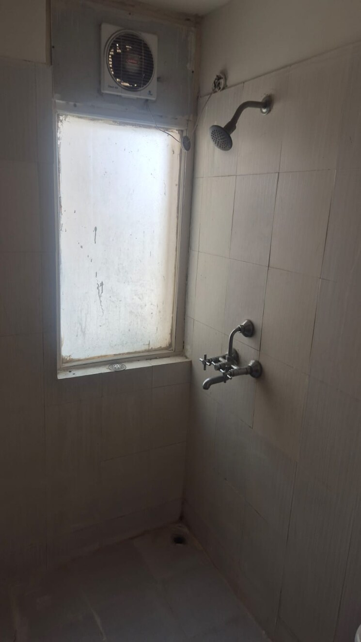 Attached Bathroom, sector 69 3 Bedroom 1945 Sq.Ft. Apartment In Sector 69 Gurgaon 8708357