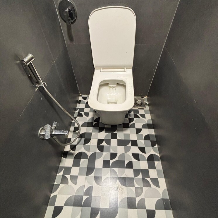 Bathroom, bsel-tech-park Commercial Office Space 1500 Sq.Ft. In Vashi Sector 30a Navi Mumbai 8708380