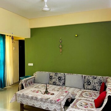 Bedroom in 2.5 BHK Apartment at Prateek Laurel, Sector 120 – for Rent