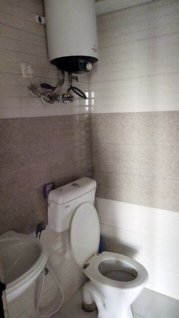 Bathroom in 2 BHK Apartment at Signature Global Orchard Avenue, Sector 93 – for Rent