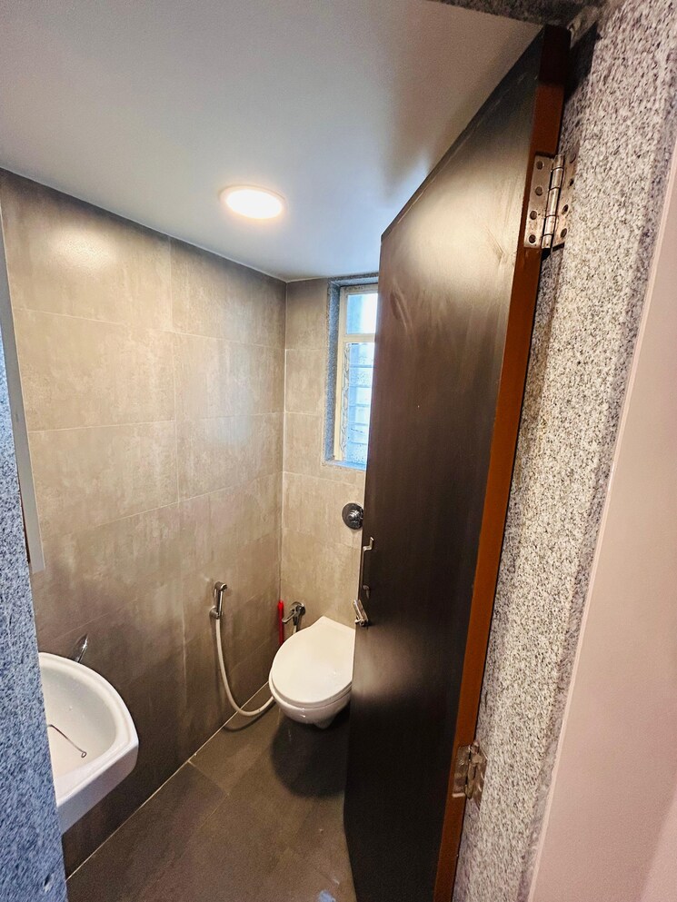 Bathroom, group-satellite-aarambh 1 Bedroom 250 Sq.Ft. Apartment In Malad East Mumbai 8708419