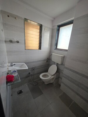 Bathroom in 1 BHK Apartment at Yasmin Tower, Agripada – for Sale