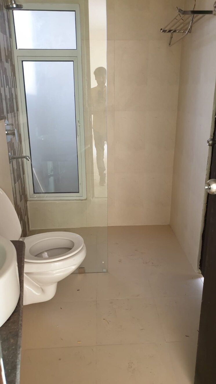 Bathroom, gaur-saundaryam 3 Bedroom 1650 Sq.Ft. Apartment In Tech Zone 4 Greater Noida Greater Noida 8708530