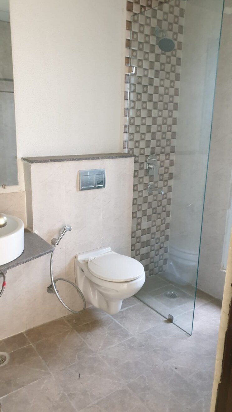 Bathroom, gaur-saundaryam 3 Bedroom 1650 Sq.Ft. Apartment In Tech Zone 4 Greater Noida Greater Noida 8708530
