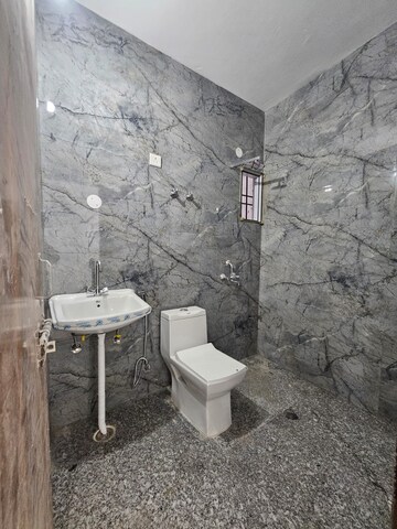 Bathroom in 1 BHK Builder Floor at Saket – for Rent