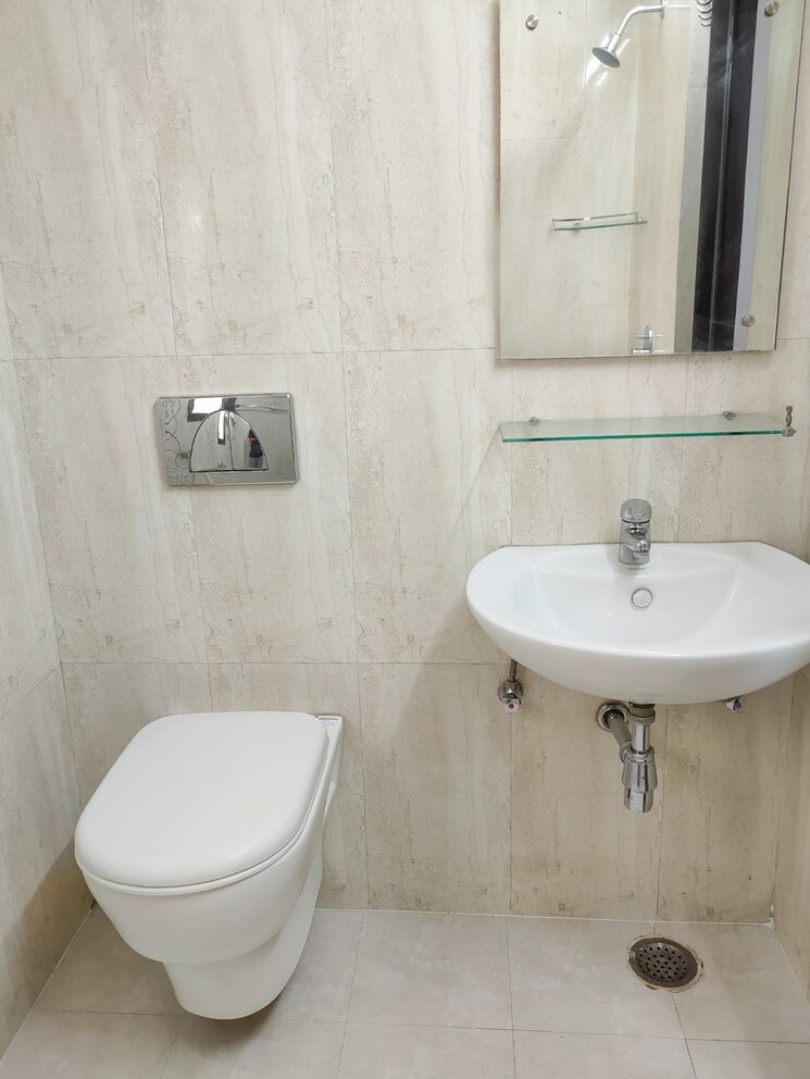 Bathroom, amna-rolex-estate 3 Bedroom 1700 Sq.Ft. Apartment In Faizabad Road Lucknow 8708544