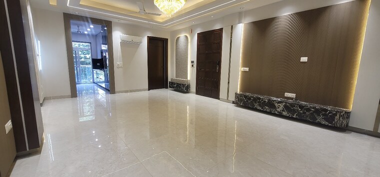 Living Room, dlf-the-pinnacle 4 Bedroom 4000 Sq.Ft. Apartment In Dlf Phase V Gurgaon 8708542