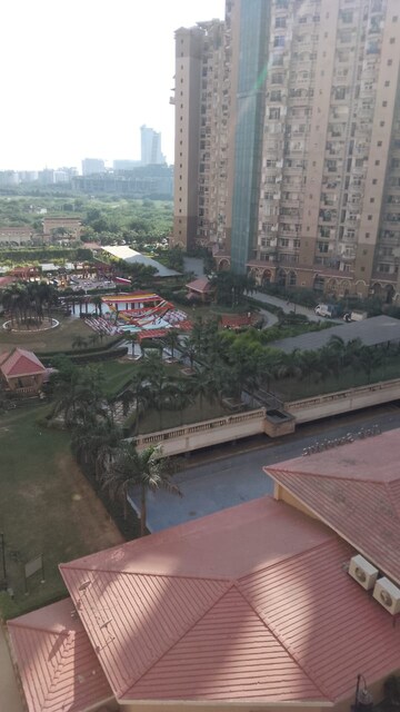 Swimming Pool in 2 BHK Apartment at Amrapali Sapphire, Sector 45 – for Sale