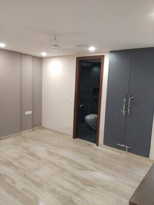 Room in 4 BHK Builder Floor at Ansal API Esencia, Sector 67 – for Sale