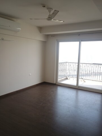 Room in 4 BHK Apartment at ATS Triumph, Sector 104 – for Rent