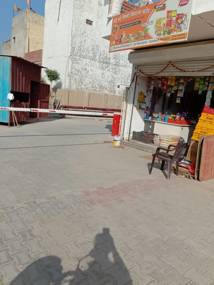  Parking, vashisht-heights Commercial Shop 324 Sq.Ft. In Sector 87 Faridabad 8708474