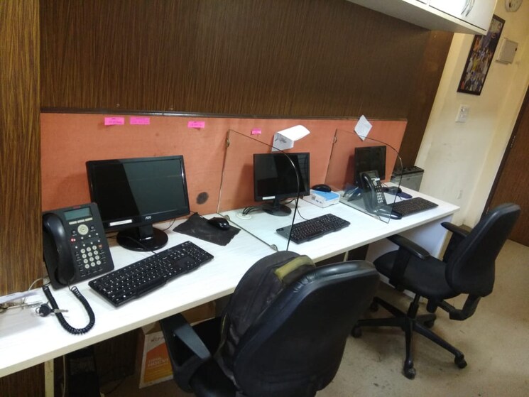 Team Area, east of kailash Commercial Office Space 450 Sq.Ft. In East Of Kailash Delhi 8708580