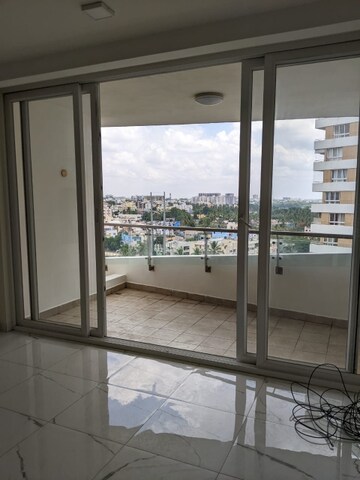Room in 3 BHK Apartment at Mantri Lithos, Thanisandra – for Rent