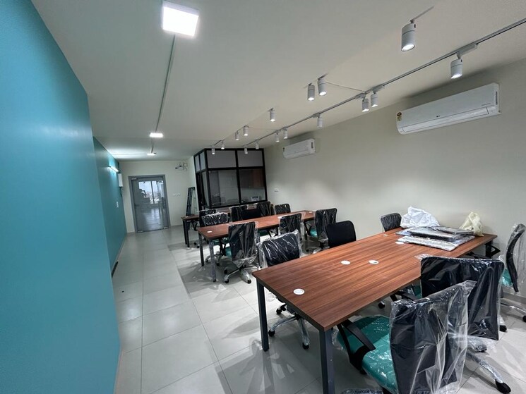 Team Area, shyamal Commercial Office Space 1000 Sq.Ft. In Shyamal Ahmedabad 8708623