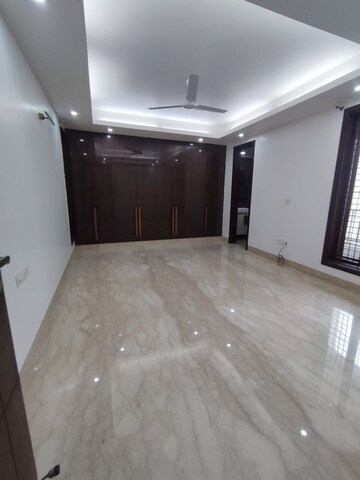 Room in 4 BHK Builder Floor at Geetanjali Enclave – for Sale