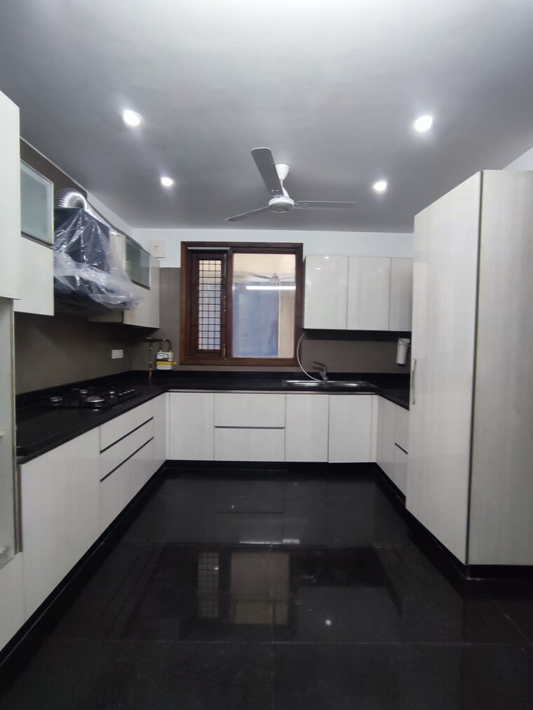 Kitchen, geetanjali enclave 4 Bedroom 3060 Sq.Ft. Builder Floor In Geetanjali Enclave Delhi 8708728
