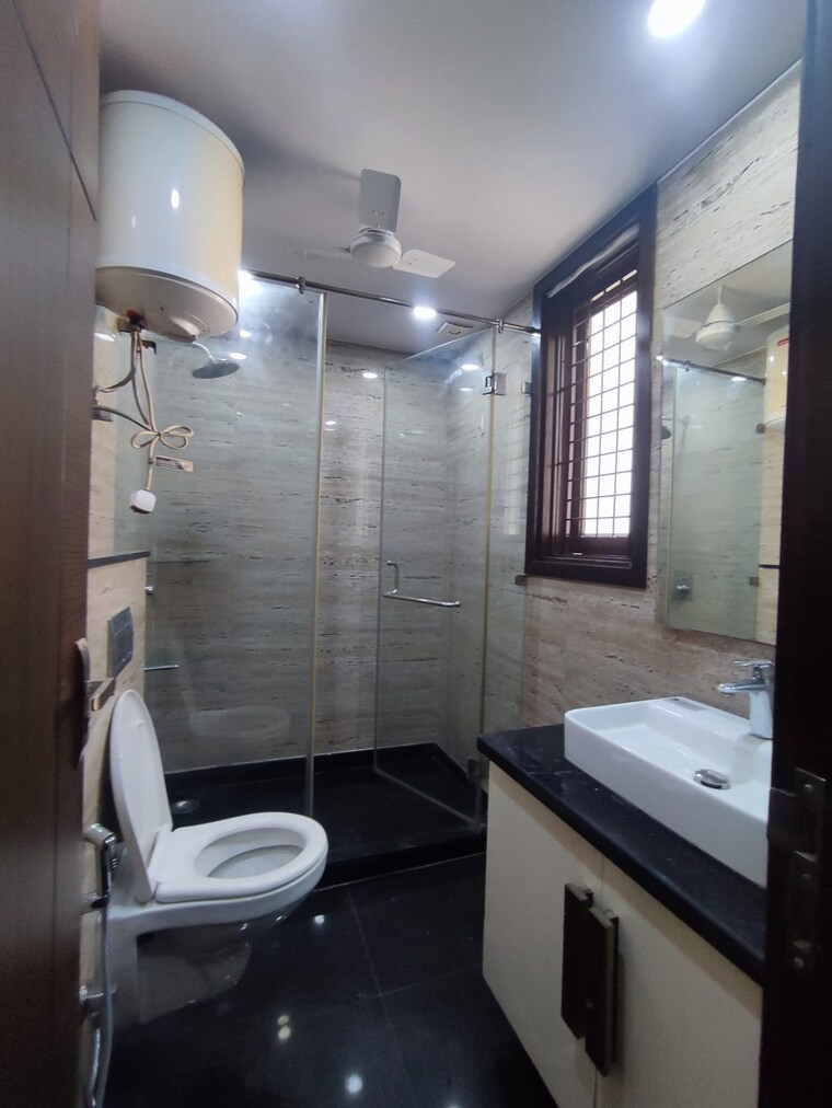 Bathroom, geetanjali enclave 4 Bedroom 3060 Sq.Ft. Builder Floor In Geetanjali Enclave Delhi 8708728