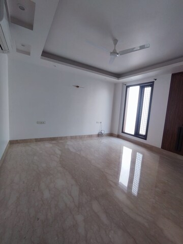 Room in 4 BHK Builder Floor at Geetanjali Enclave – for Sale
