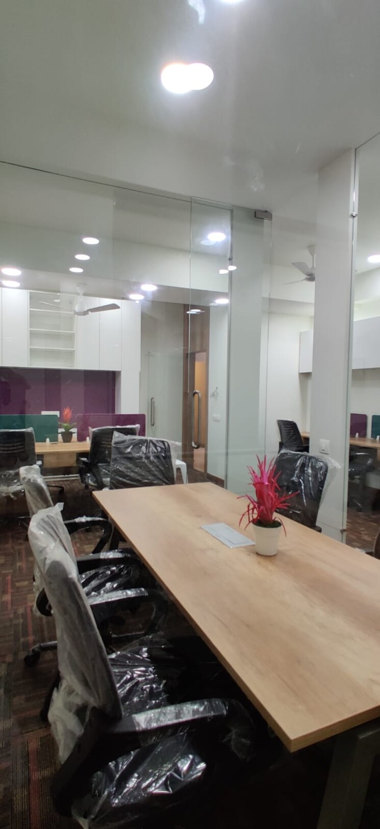  Parking, venus-benecia Commercial Office Space 711 Sq.Ft. In Bodakdev Ahmedabad 8708719