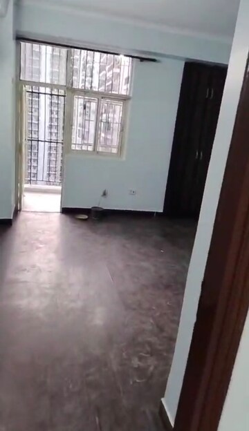 Room in 2 BHK Apartment at Panchsheel Wellington 2, Dundahera – for Rent