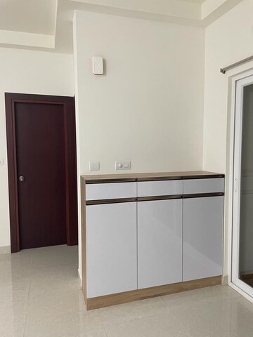 Room in 2 BHK Apartment at Prestige High Fields, Gachibowli – for Rent