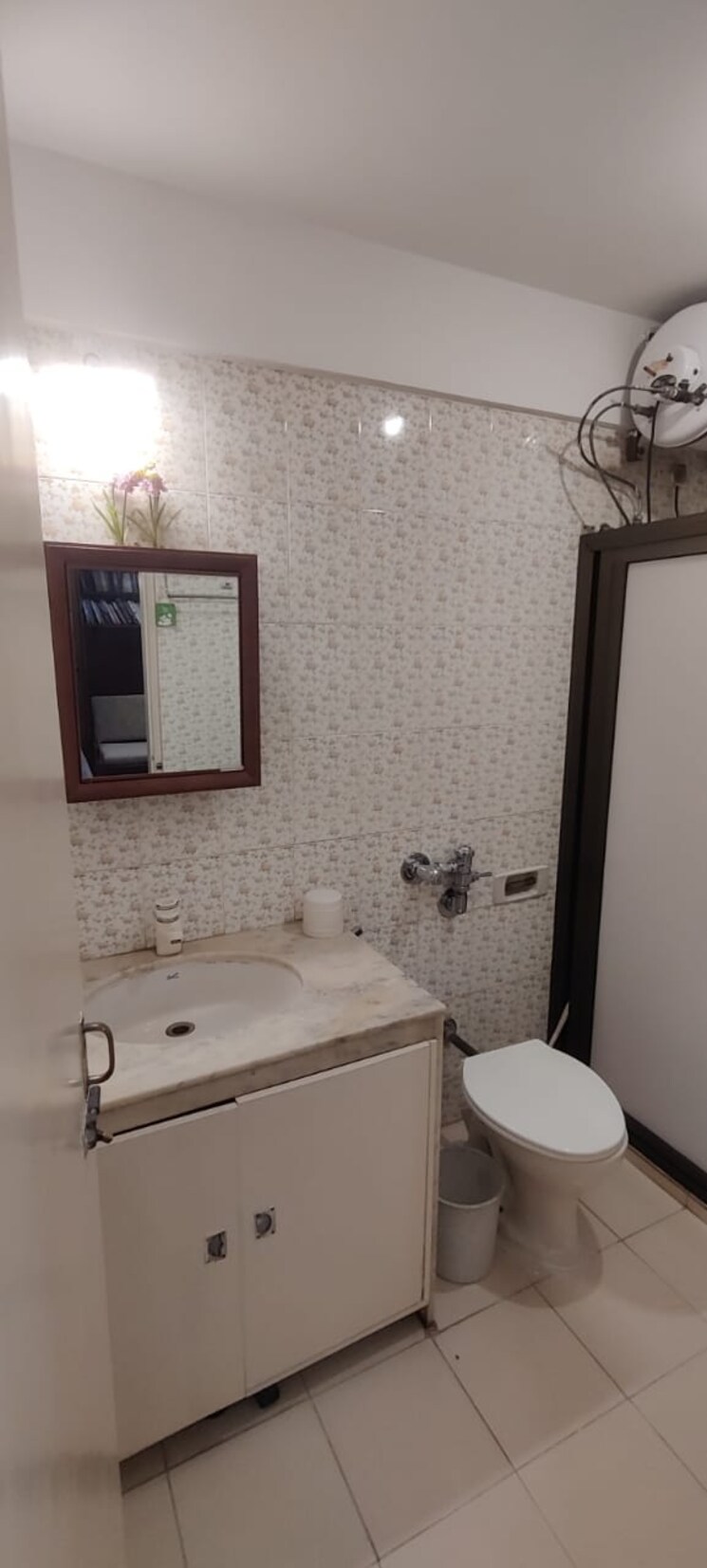 Bathroom, nirvana-apartment 3 Bedroom 1500 Sq.Ft. Apartment In Bandra West Mumbai 8708758