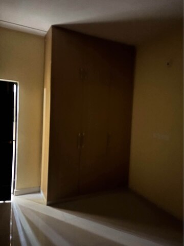 Room in 2 BHK Builder Floor at Sector 9a – for Rent