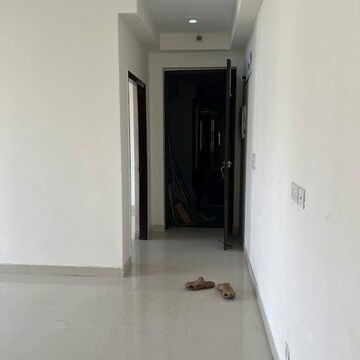 Building Lobby in 2.5 BHK Apartment at Supertech Cape Town, Sector 74 – for Rent