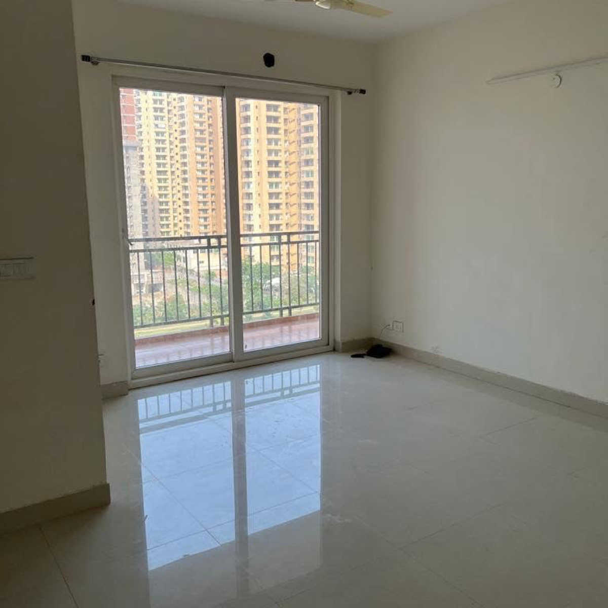2.5 BHK + Pooja Room Apartment For Rent in Supertech Cape Town