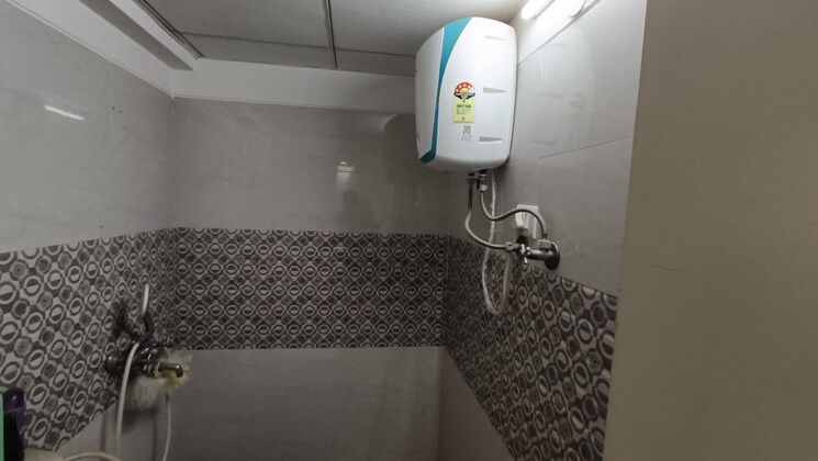 Bathroom, gaur-city-2-14th-avenue 2 Bedroom 985 Sq.Ft. Apartment In Sector 16c Greater Noida Greater Noida 8708801