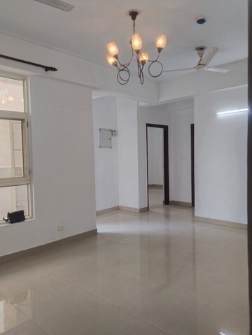 2 BHK Apartment For Rent in Supertech 34 Pavilion, Sector 34