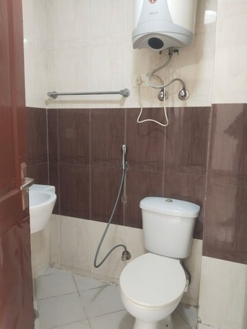 Bathroom in 2 BHK Apartment at Supertech 34 Pavilion, Sector 34 – for Rent