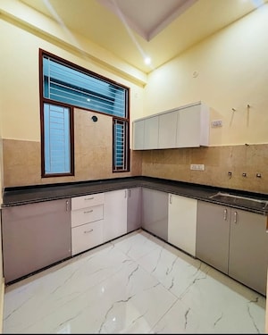 Kitchen in 3.5 BHK Builder Floor at Sector 29 – for Sale