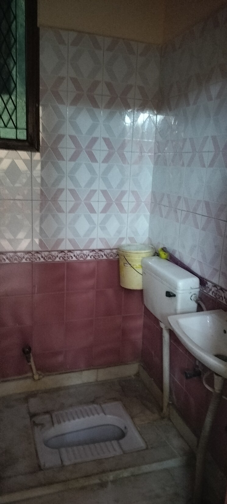 Bathroom, rwa-apartments-sector-41 2 Bedroom 180 Sq.Mt. Independent House In Sector 41 Noida 8708901