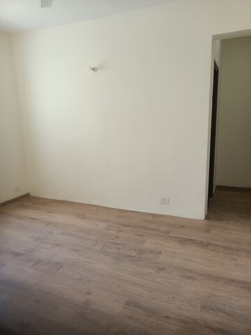 Room in 3.5 BHK Apartment at The 3C Lotus Panache, Sector 110 – for Rent
