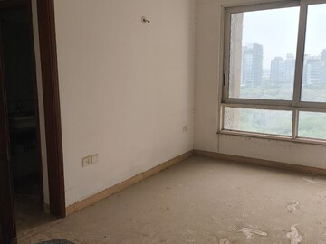 Room in 3.5 BHK Apartment at Jaypee Greens Aman, Sector 151 – for Sale