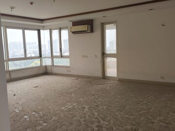 Room in 3.5 BHK Apartment at Jaypee Greens Aman, Sector 151 – for Sale