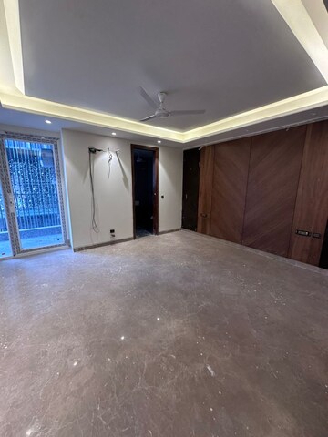 Room in 4 BHK Builder Floor at Saket – for Rent
