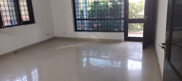 Room, rwa-apartments-sector-50 3 Bedroom 360 Sq.Mt. Independent House In Sector 50 Noida 8708940