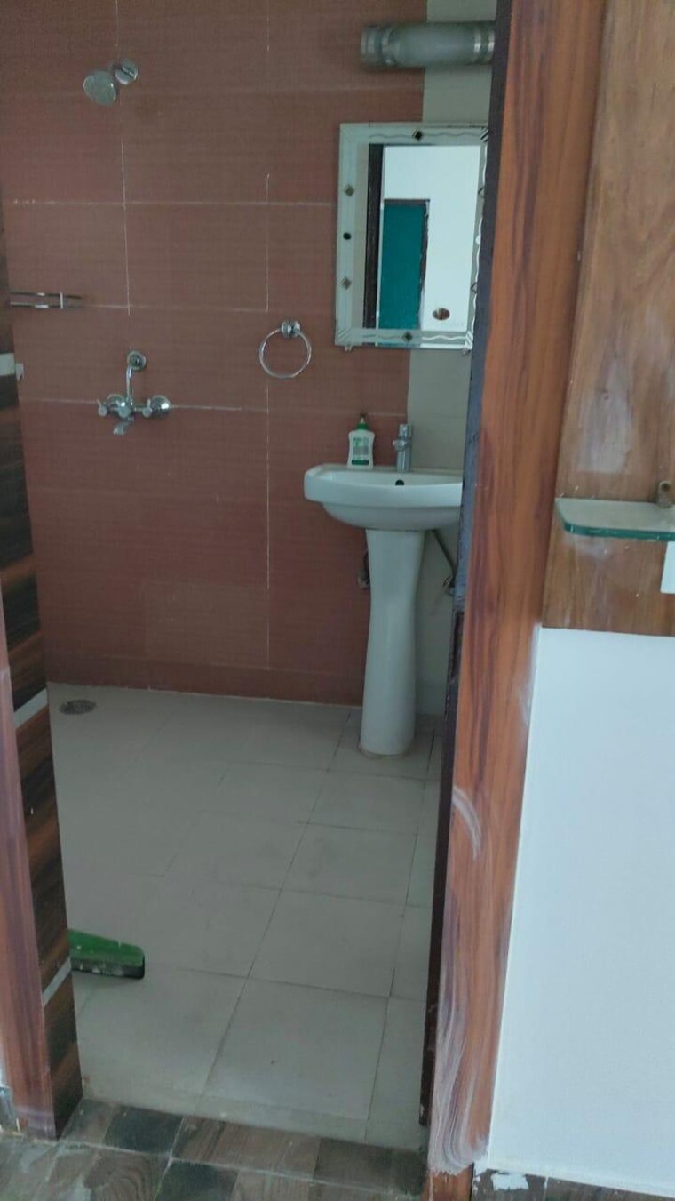 Bathroom, saviour-green-arch 3.5 Bedroom 1695 Sq.Ft. Apartment In Tech Zone 4 Greater Noida Greater Noida 8708933