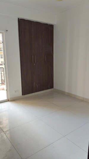 Room in 3.5 BHK Apartment at Saviour Green Arch, Tech Zone 4 Greater Noida – for Sale