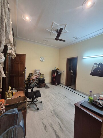 Master Bedroom in 2 BHK Builder Floor at Palam Vihar – for Rent