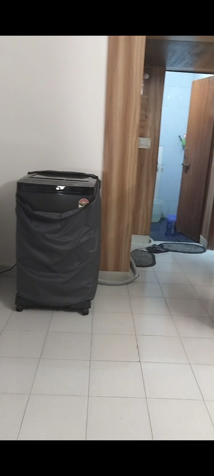 Bathroom, swarnjayanti-rail-nagar 1.5 Bedroom 600 Sq.Ft. Independent House In Sector 50 Noida 8708960