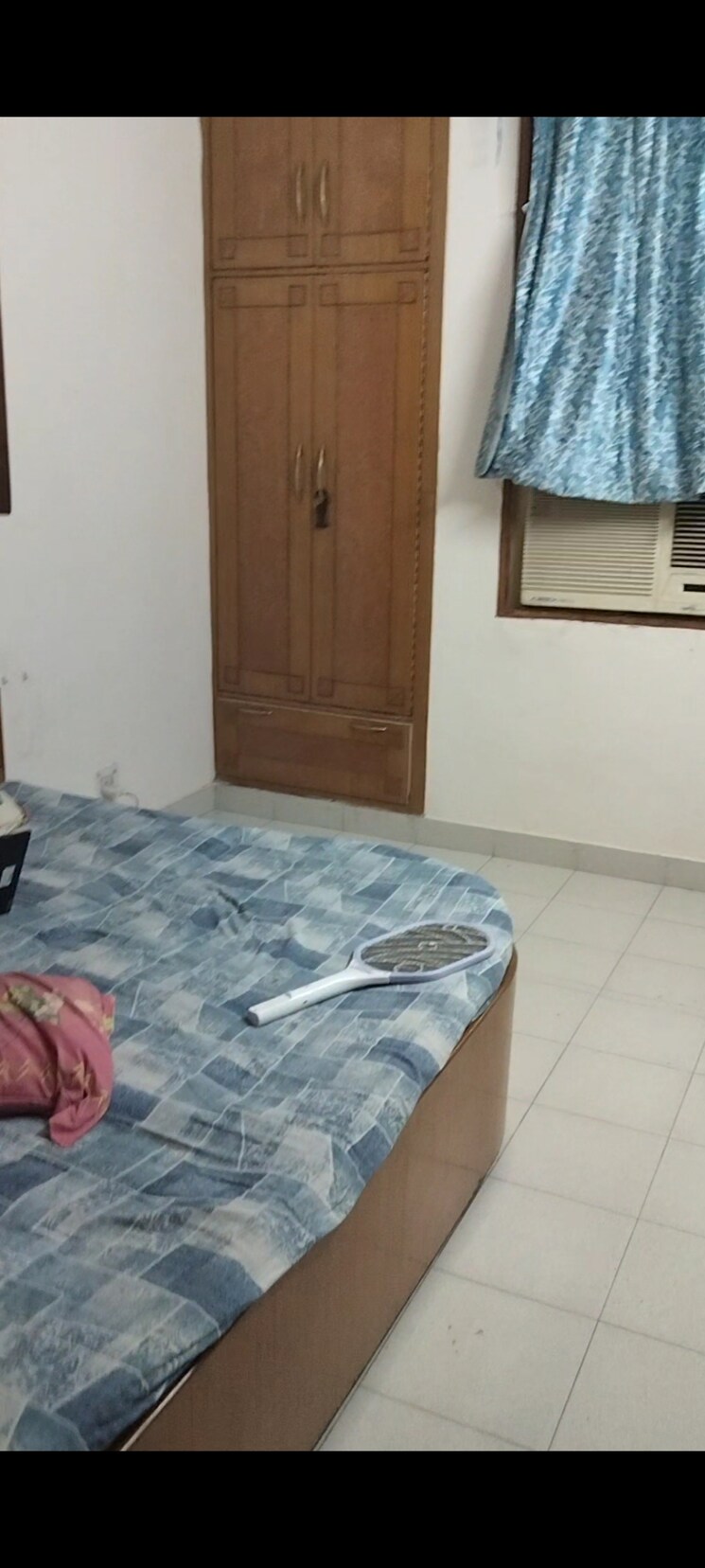 Bedroom, swarnjayanti-rail-nagar 1.5 Bedroom 600 Sq.Ft. Independent House In Sector 50 Noida 8708960