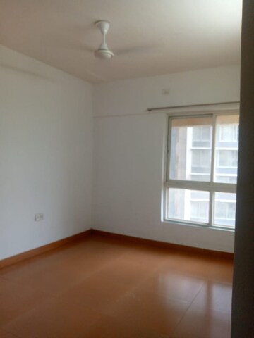 Room in 2 BHK Apartment at DB Orchid Ozone, Dahisar East – for Rent